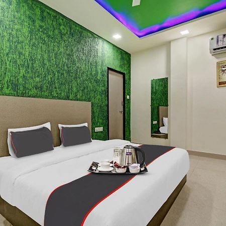 Super Collection O The Wishtler Hotell Bhopal Exteriör bild