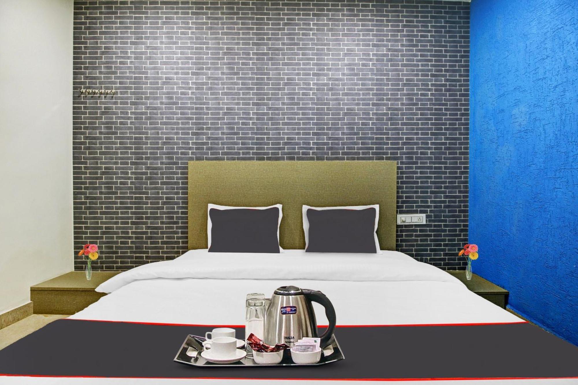 Super Collection O The Wishtler Hotell Bhopal Exteriör bild