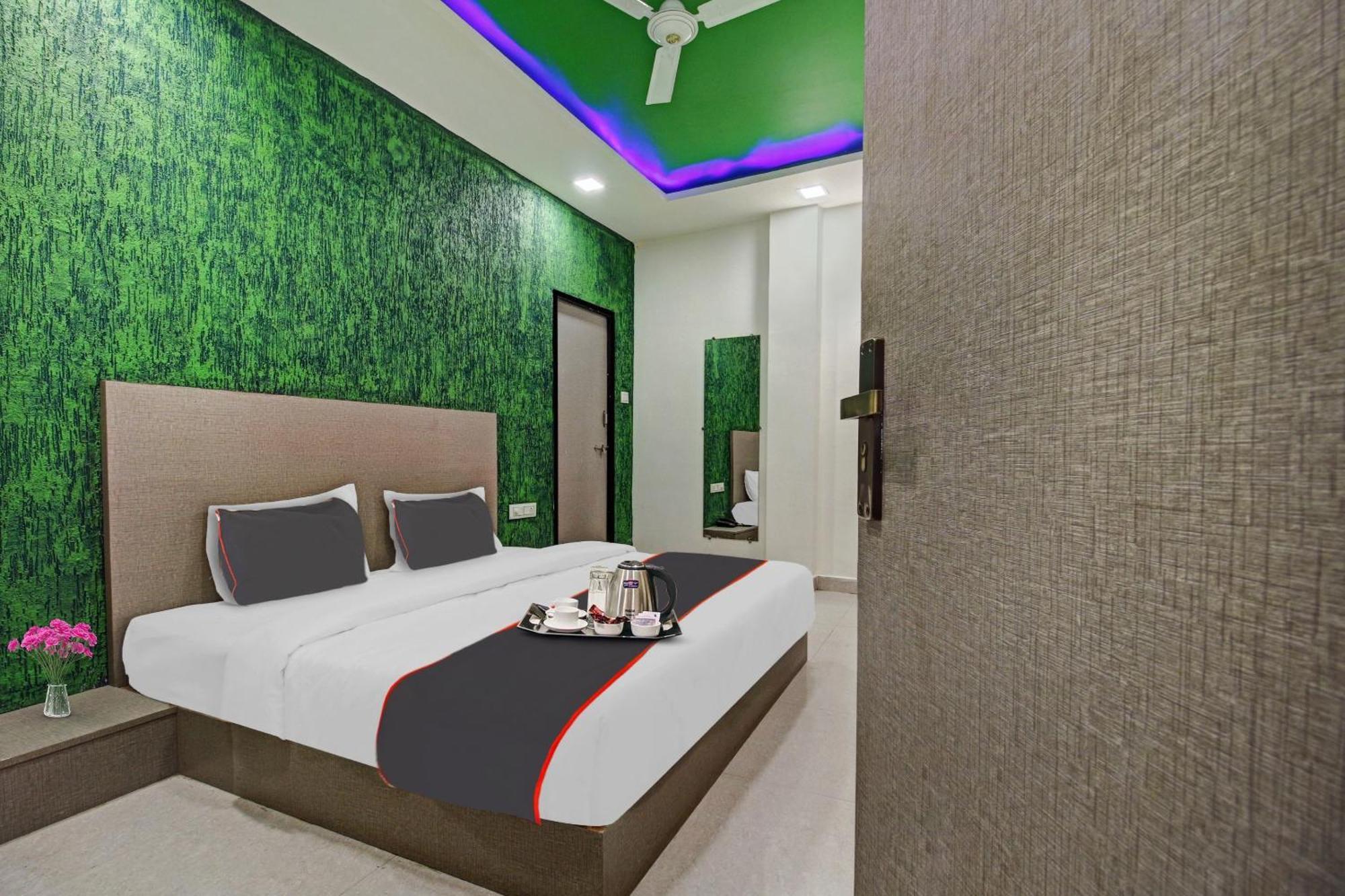 Super Collection O The Wishtler Hotell Bhopal Exteriör bild